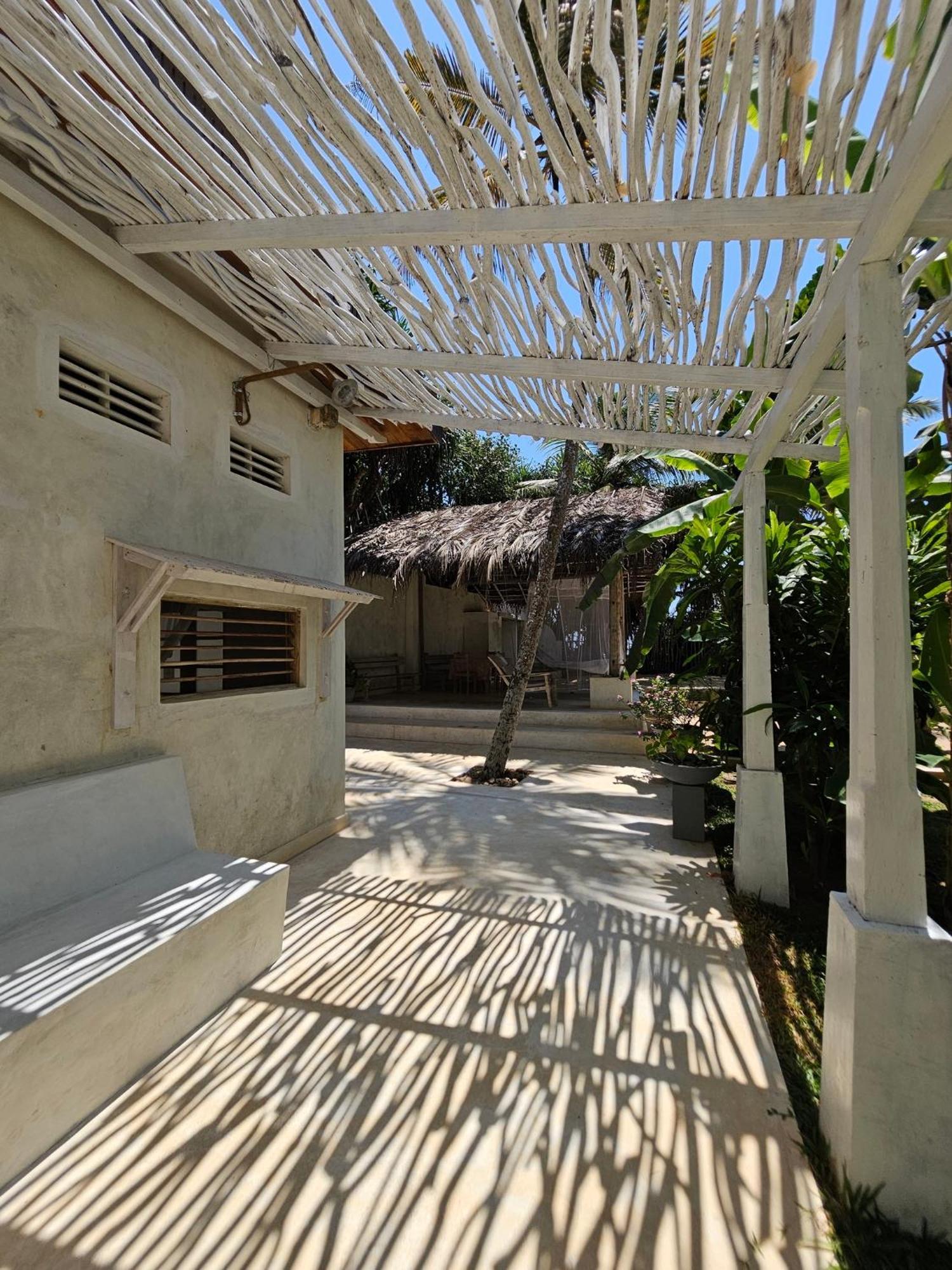 Deep Blue Apartment Matara Exterior foto